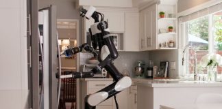 robot toyota realidad virtual