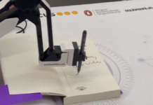 Un brazo robótico le permitió a Isabel Allende firmar libros a distancia brazo robótico