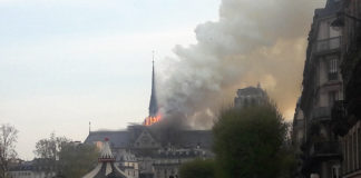 notre dame vr fire