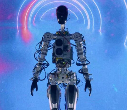 Optimus tesla robot humanoide 2022