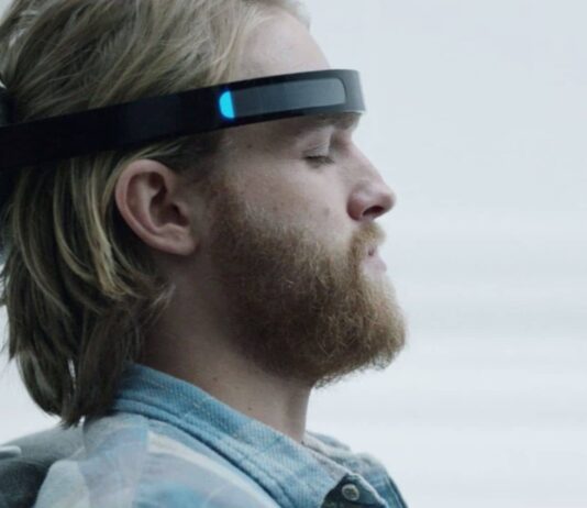 Headset «NeverGear»: Realidad virtual que te mata black mirror playlest vr headset